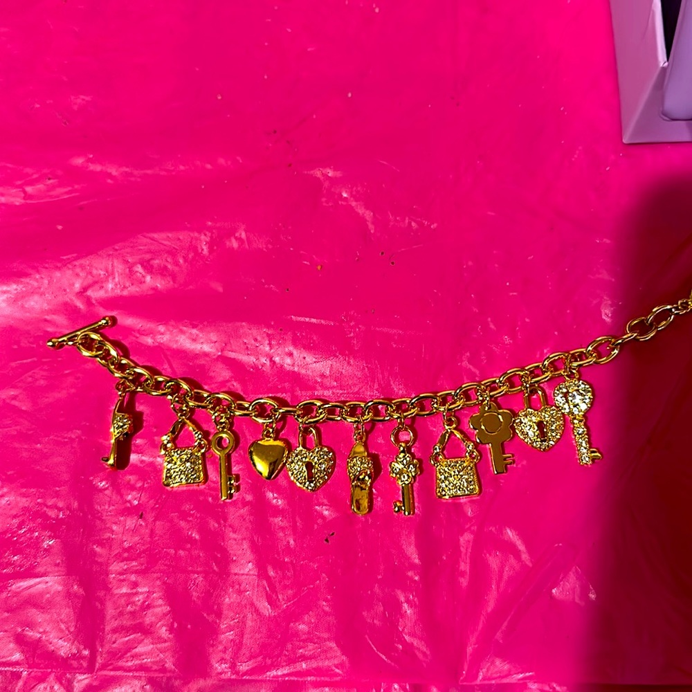 PALM BEACH JEWELRY GOLD CRYSTAL CHARM BRACELET (BRAND NEW) w/ GIFTBOX AND BAG
